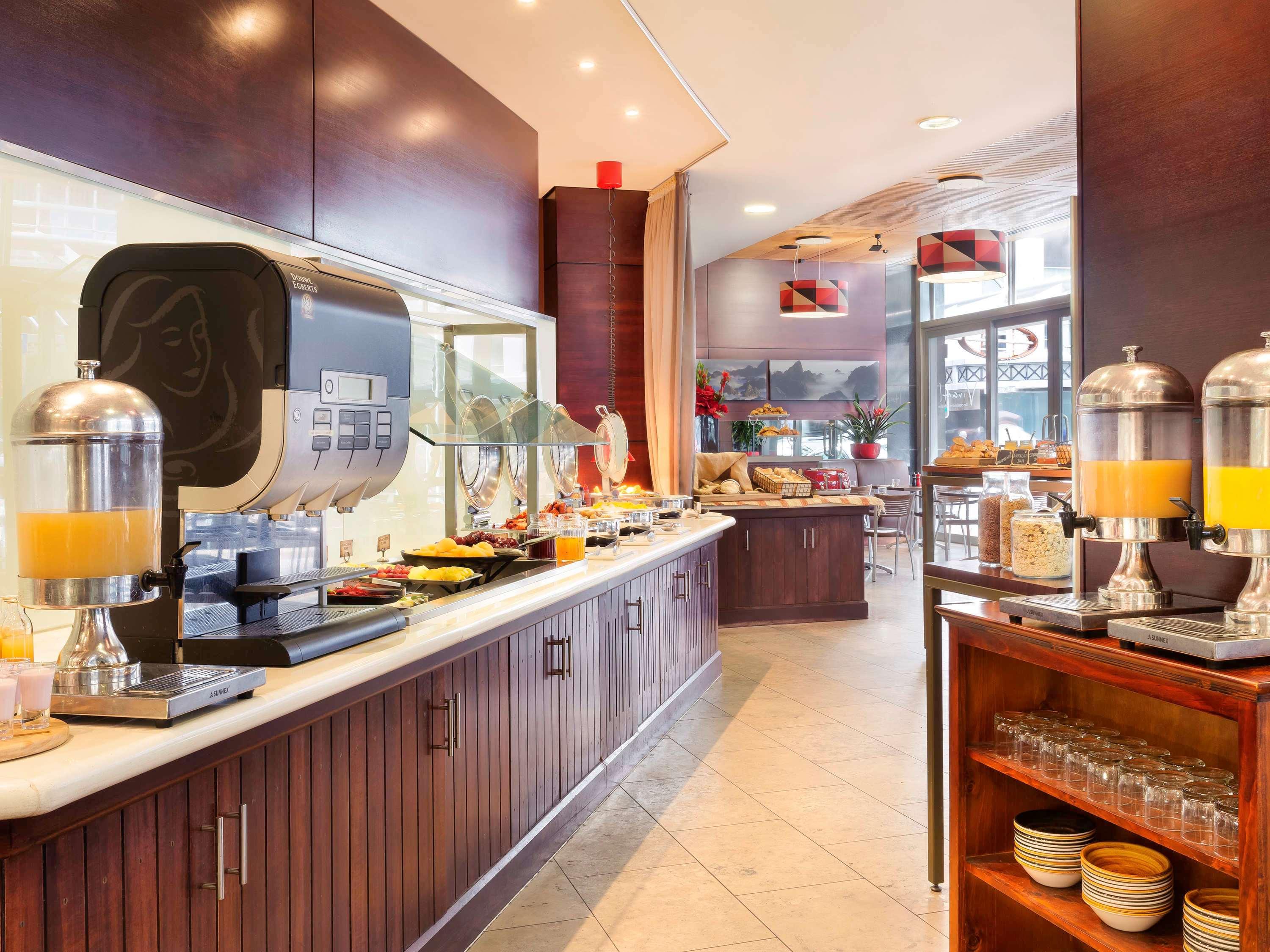 Ibis Wellington Hotel Bagian luar foto
